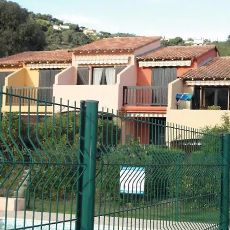 Studio 4 Personnes Avec Piscine דירה קבלייר-סור-מר
